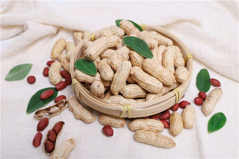 Red skin peanut kernels